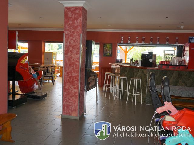 Kiváló Balatonparti, befektetési lehetőség!!!