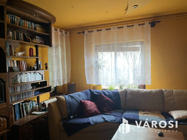 Kis-dunához közel családi ház eladó Kiskunlacházán!