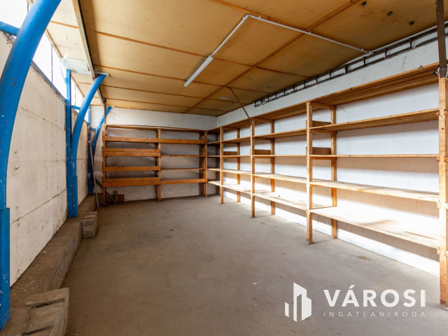 720 m2-es csarnok raktározásra kiadó