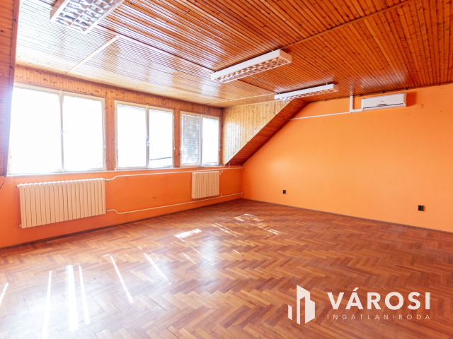 Eladó telephely: irodaház és csarnokok