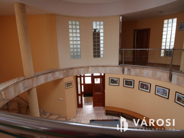 Befektetésre alkalmas irodaház eladó!