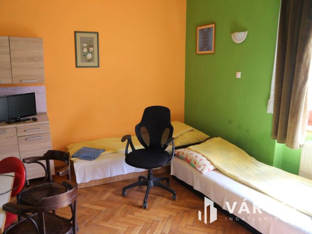 Körmend befektetőnek társasház,Rába vendégház,21szoba eladó