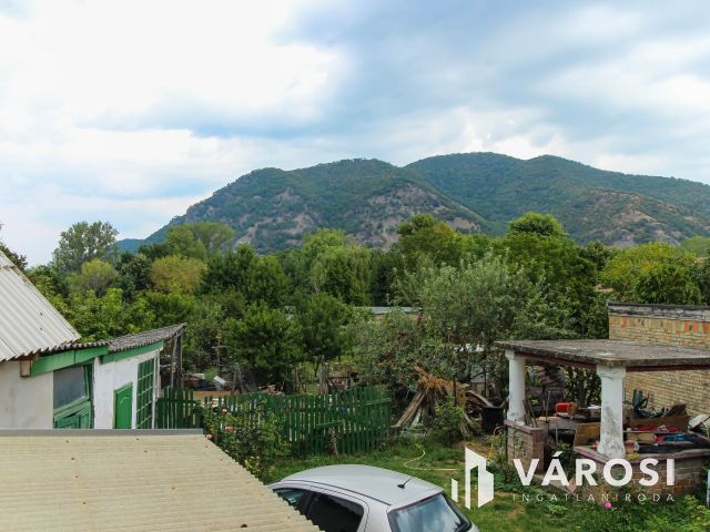 Napellemes ház Dömösön, elérhető áron