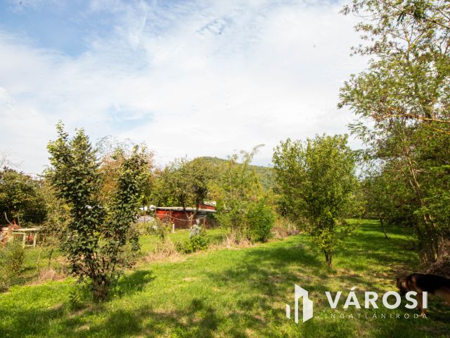 15 % beépíthetőségű telek eladó Esztergom-Búbánatvölgyében