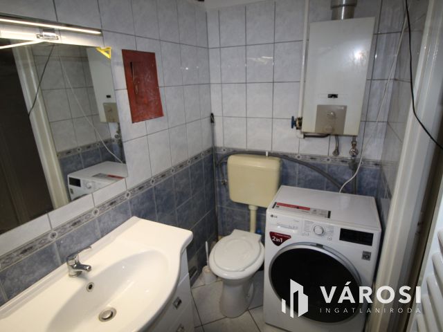 Földszinti lakás eladó az Attila utcában