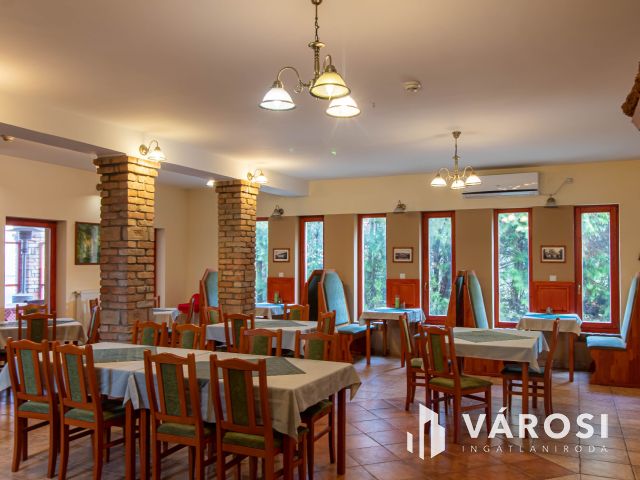 Kiemelkedő befektetési lehetőség Páty központjában!