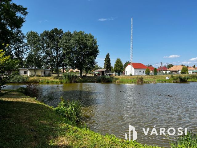 Simaság belterületi horgásztó,engedélyekkel6000m2 eladó!