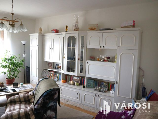 Táplánszentkereszt,2generációs,5szoba,családi h. eladó.