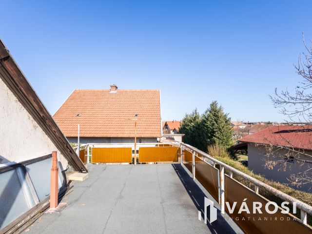 Több lehetőség egy ingatlanban a Várfürdő közelében
