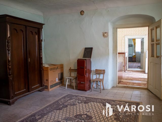 Dávodon tornácos sváb ház eladó