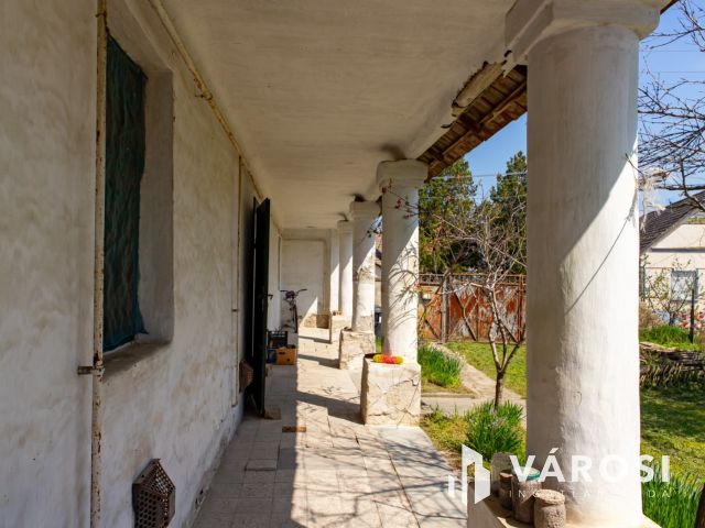 Dávodon tornácos sváb ház eladó