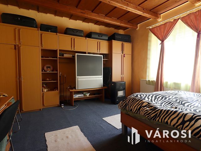 Bodonyban csendes utcában felújítandó ház eladó