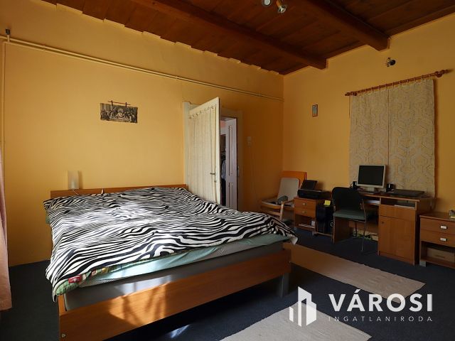 Bodonyban csendes utcában felújítandó ház eladó