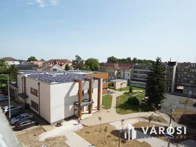 Marcali belvárosában, de még is csendes utcában eladó lakás!