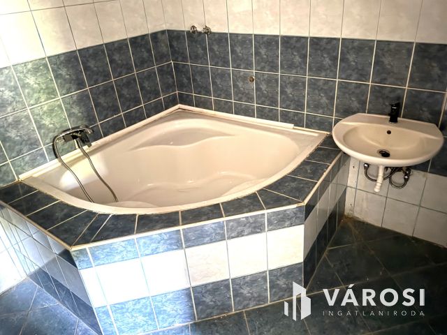 Felújított földszinti lakás Sátoraljaújhelyen eladó