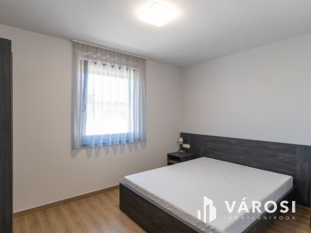 2 lakásos kiváló ikerfél Siófok-Sóstón eladó