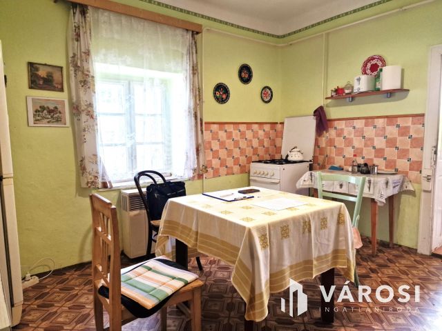 Hangulatos, száraz vályogház, KÖRÖS-PARTI panorámával