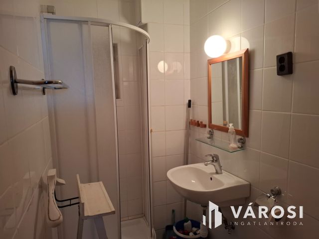 Badacsonyi nyaraló teljes és örök balatoni panorámával eladó