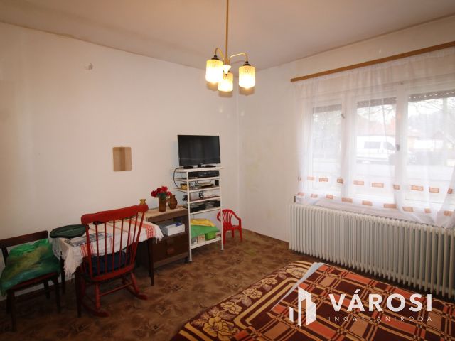 Jó szerkezetű tégla ház Máriafalván.