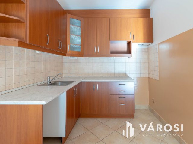 37 m2-es kiváló állapotú iroda Pesterzsébet központjában