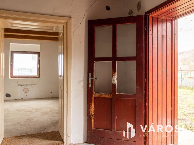 Felújítandó családi ház, Dág zsákutcájában. Elérhető áron!