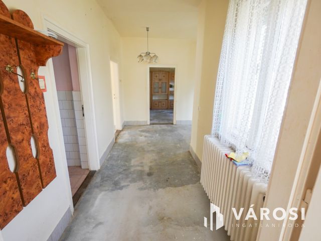 Felújítandó családi ház szenzációs településen!