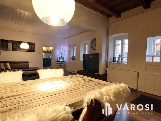 Teljes körűen felújított parasztház eladó Bodonyban