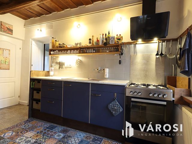 Teljes körűen felújított parasztház eladó Bodonyban