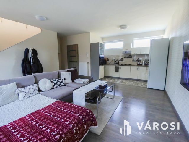 Kertvárosi, 3 lakásos Ikerházfél