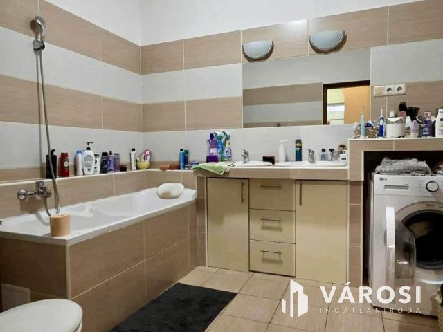 Otthonos családi ház, pihenőkerttel Debrecen-Józsán