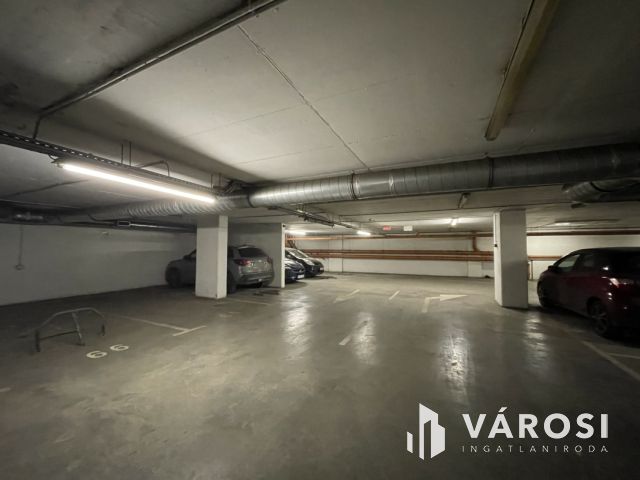 Eladó mélygarázs beálló a XIII. kerületben