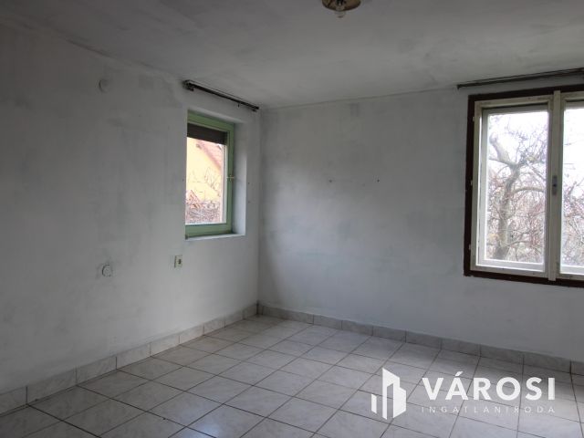 Panorámás kisház Felsőörs Kishegyen