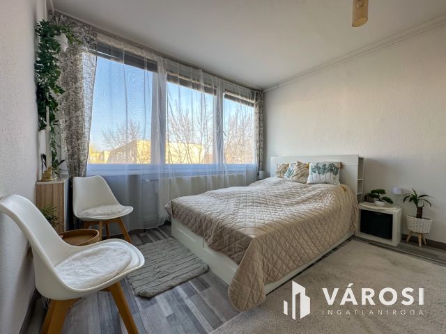 Felsővárosban 2 szobás, bútorozott lakás eladó!
