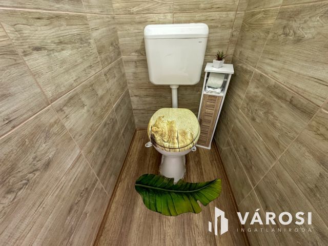 Felsővárosban 2 szobás, bútorozott lakás eladó!