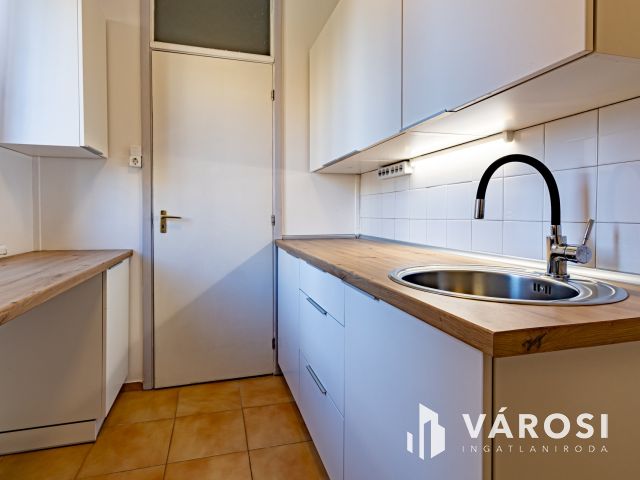 Rákospalotán a Szent Korona útján, panellakás eladó