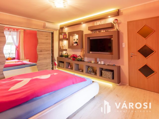 Csanaki családi ház eladó- kiváló adottságú telekkel