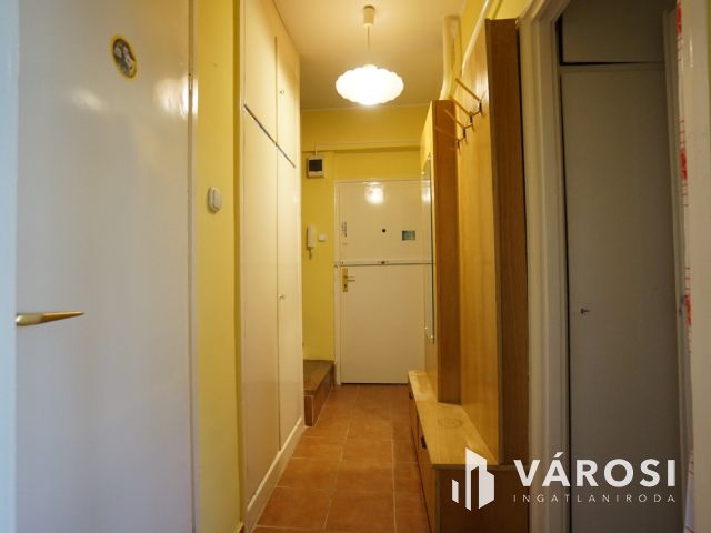 Belváros közeli lakás csendes környéken