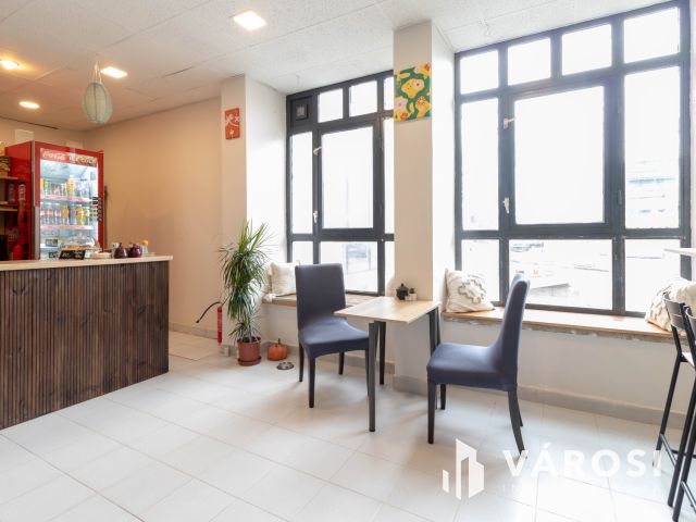 2. emeleti, 16 m2-es iroda kiadó Fáy utcai irodaépületben