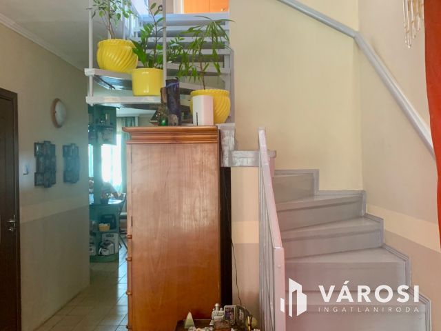 Nyíregyházán eladó 5 szobás  ház , sok lehetőséggel