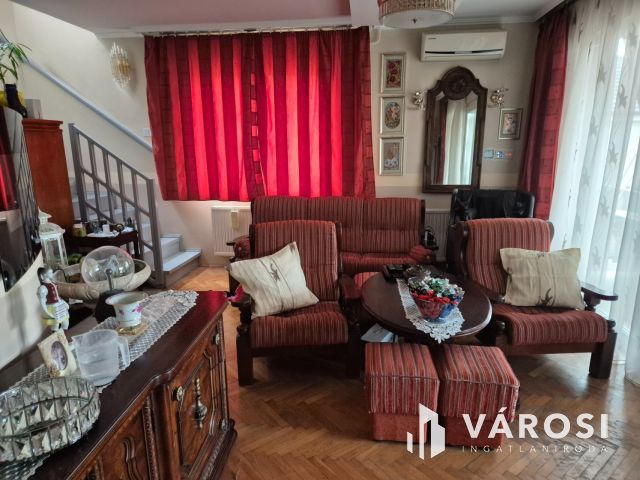 Nyíregyházán eladó 5 szobás  ház , sok lehetőséggel