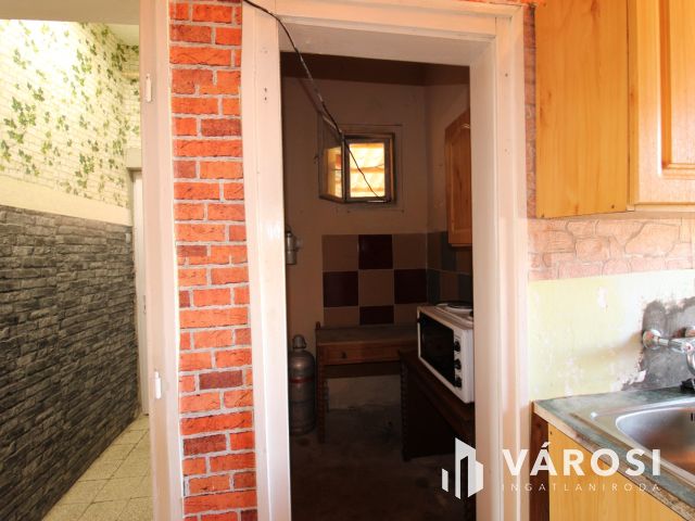 Otthonos családi ház egy csendes kis utcában