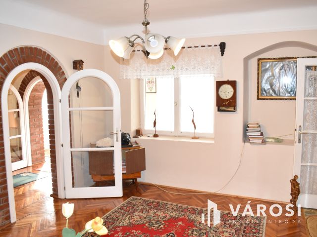 4 szobás családi ház az élővízcsatorna partján!