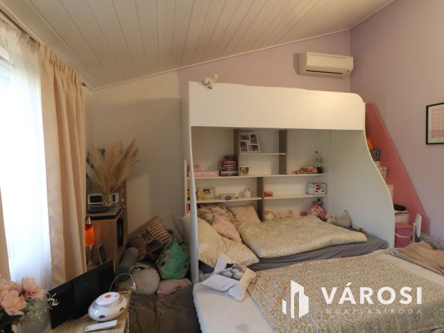 Szerethető,hangulatos családi ház.