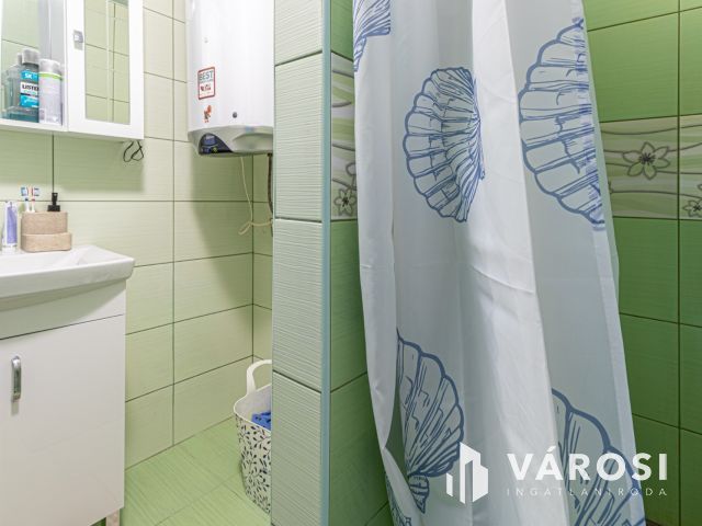 Többgenerációs, befektetésre alkalmas családi ház Szőregen