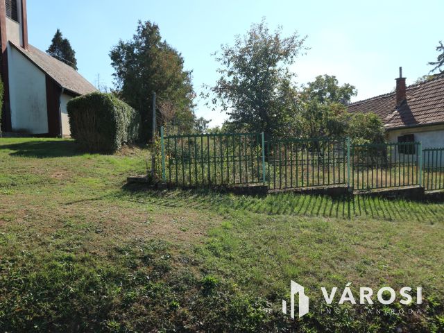 Döbörhegy központú telek,felosztható,autó beszámítással is..