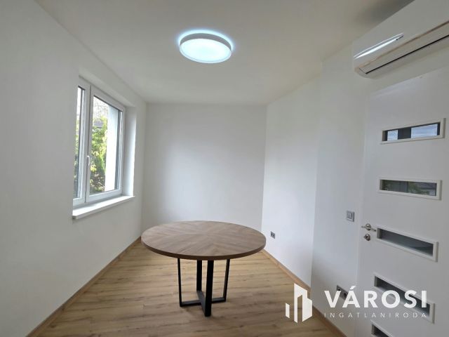 Belvárosi élet egy modern új építésű lakásban-Debrecen
